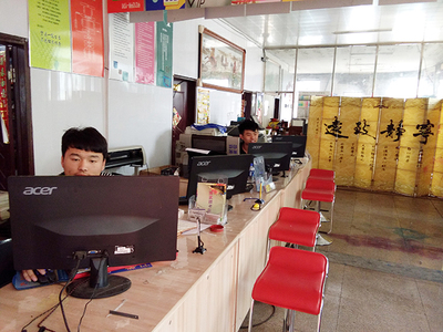 白手起家，用心經營 沒有人脈也能開好一家圖文店